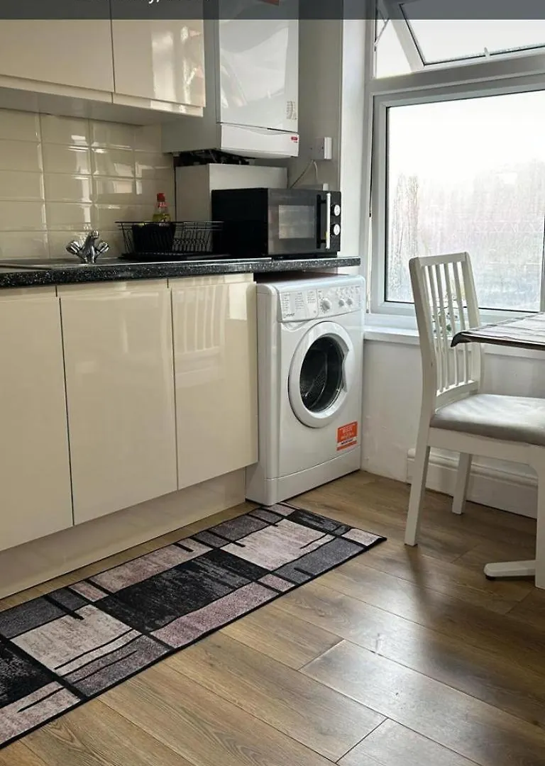 Sylvan City Escape In London Apartment